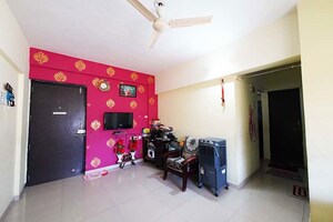 Room in 1 BHK Apartment at Danish Enclave, Hadapsar – for Sale