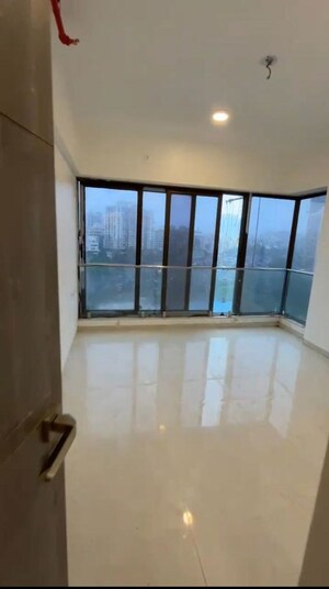 Room in 2.5 BHK Apartment at IM Applaud 38, Goregaon East – for Rent