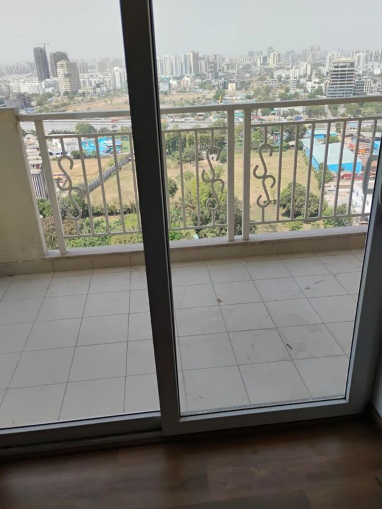 Balcony, sobha-city-gurgaon 3 Bedroom 2072 Sq.Ft. Apartment In Sector 108 Gurgaon 10557064