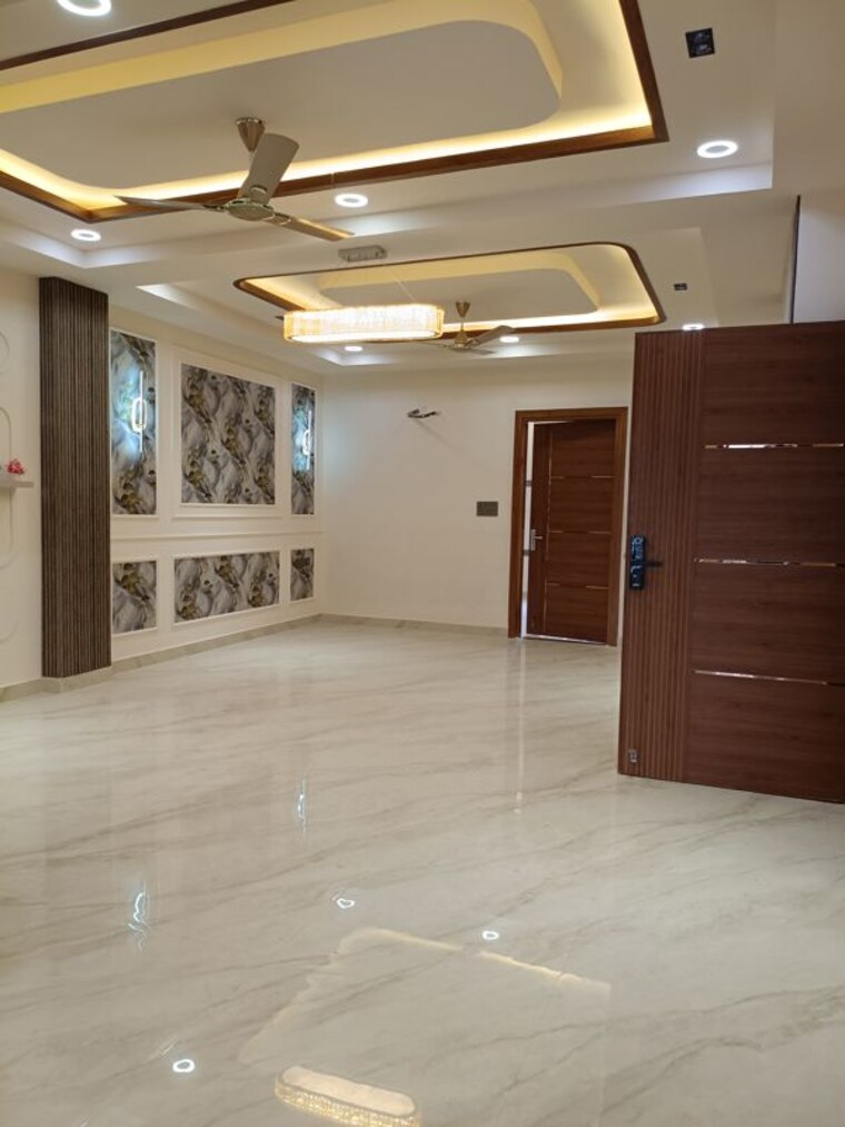 Room, bptp-district-3 3 Bedroom 180 Sq.Yd. Builder Floor In Sector 85 Faridabad 10557075