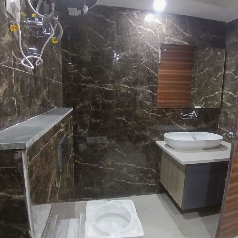 Bathroom, sector 23 3 Bedroom 1520 Sq.Ft. Builder Floor In Sector 23 Gurgaon 10557087