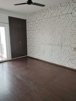 3.5 BHK Apartment For Rent in Mahagun Moderne, Sector 78