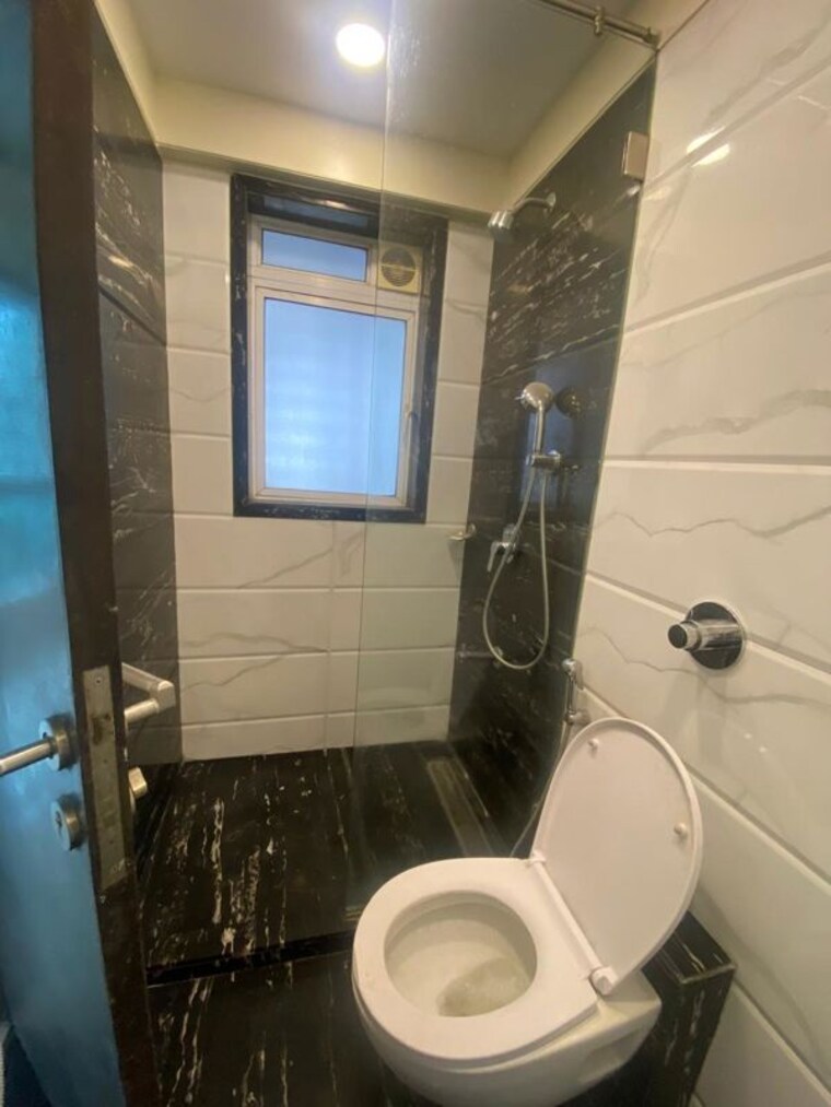 Attached Bathroom, khar west 2 Bedroom 729 Sq.Ft. Apartment In Khar West Mumbai 10557079
