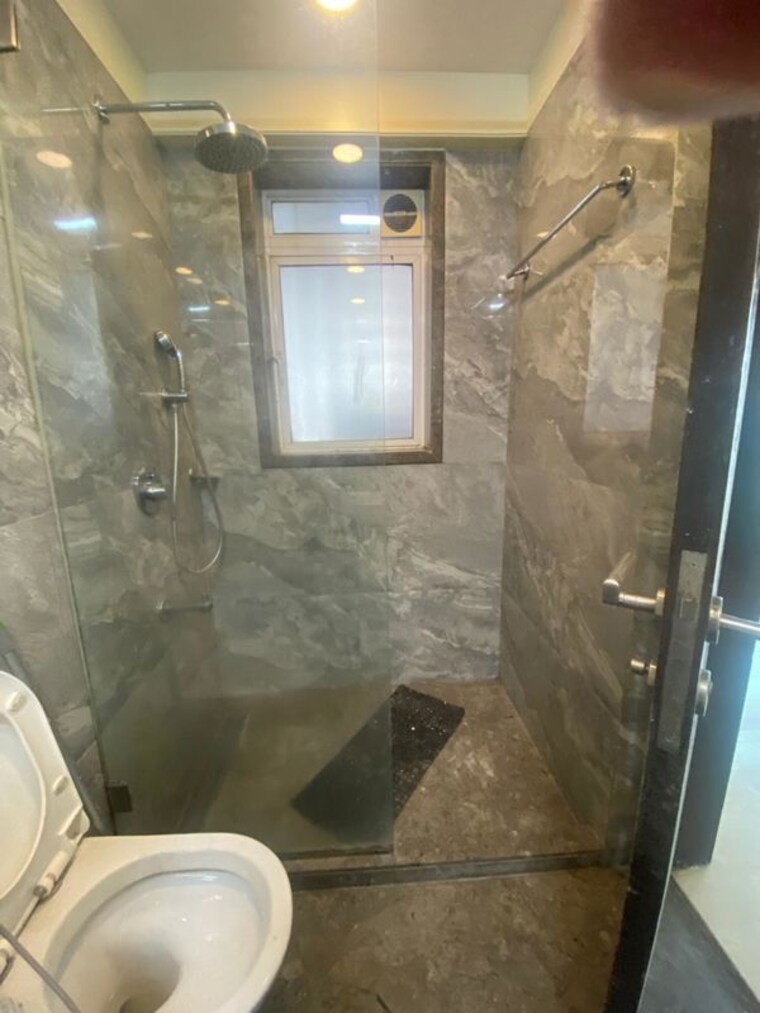 Bathroom, khar west 2 Bedroom 729 Sq.Ft. Apartment In Khar West Mumbai 10557079
