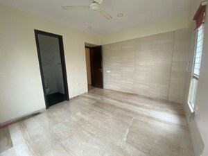Room in 2 BHK Apartment at Khar West – for Sale