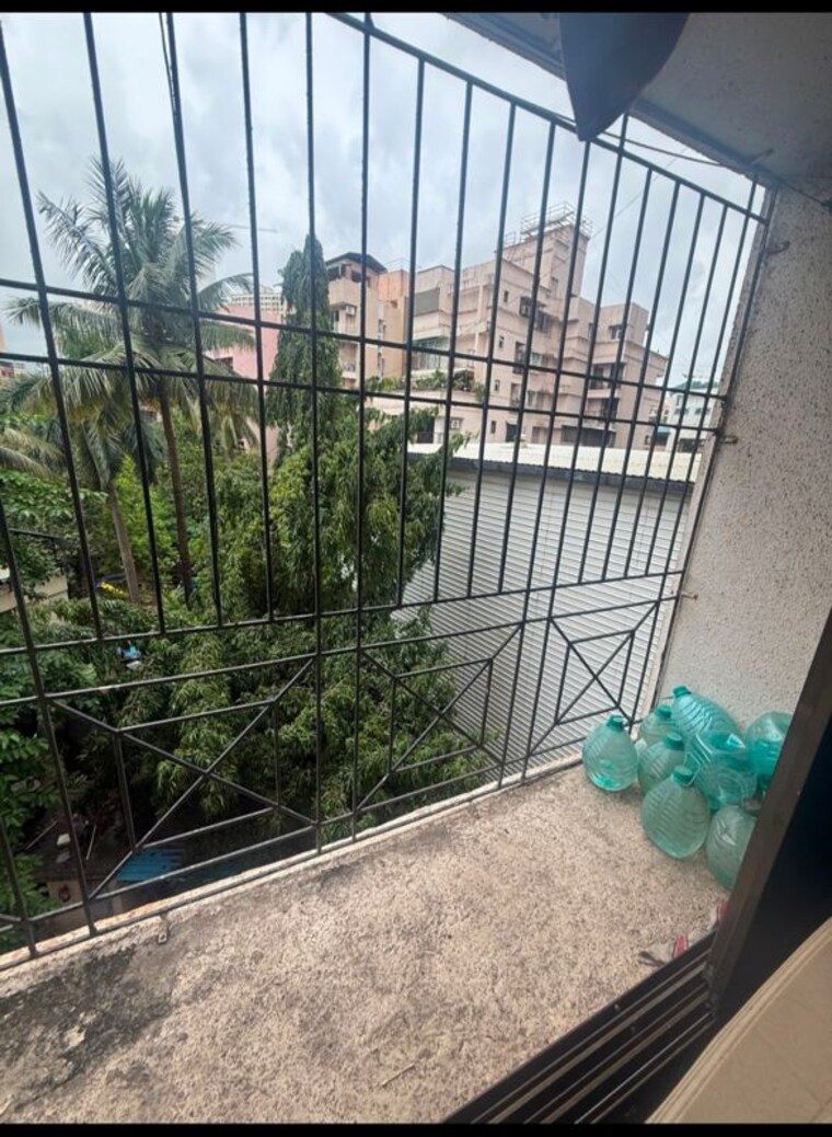 Balcony, mandar-society 2 Bedroom 555 Sq.Ft. Apartment In Vishnu Nagar Thane 10557105