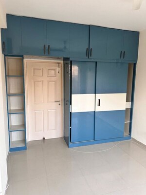 Bathroom in 4 BHK Apartment at Emaar MGF Emerald Hills, Sector 65 – for Rent