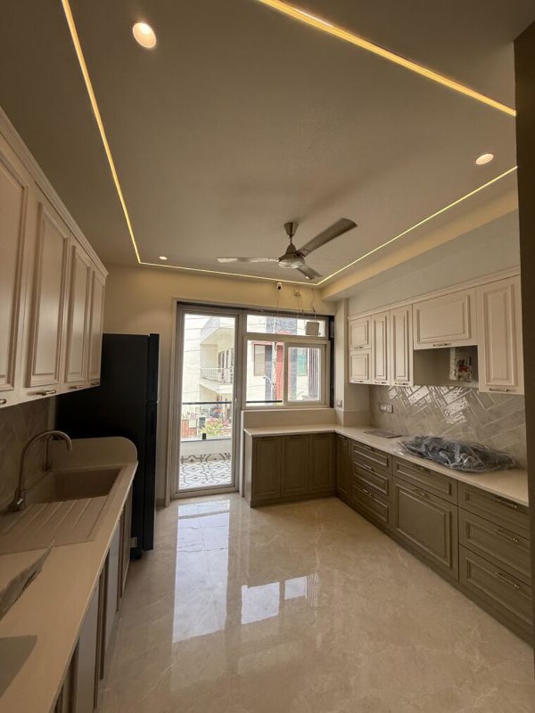 Kitchen, sector 23 3 Bedroom 1520 Sq.Ft. Builder Floor In Sector 23 Gurgaon 10557114