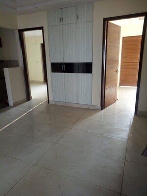 Room in 3 BHK Builder Floor at Sector 23 – for Rent