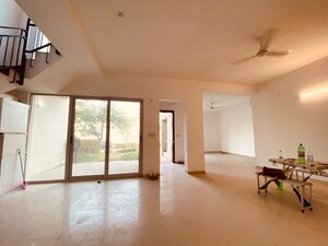 Room in 4 BHK Villa at Vatika Signature Two, Sector 82 – for Sale