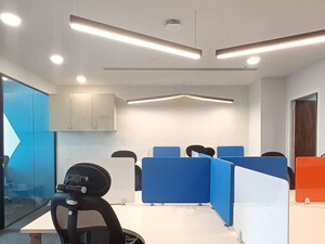  Office Space For Rent in Palasia Square