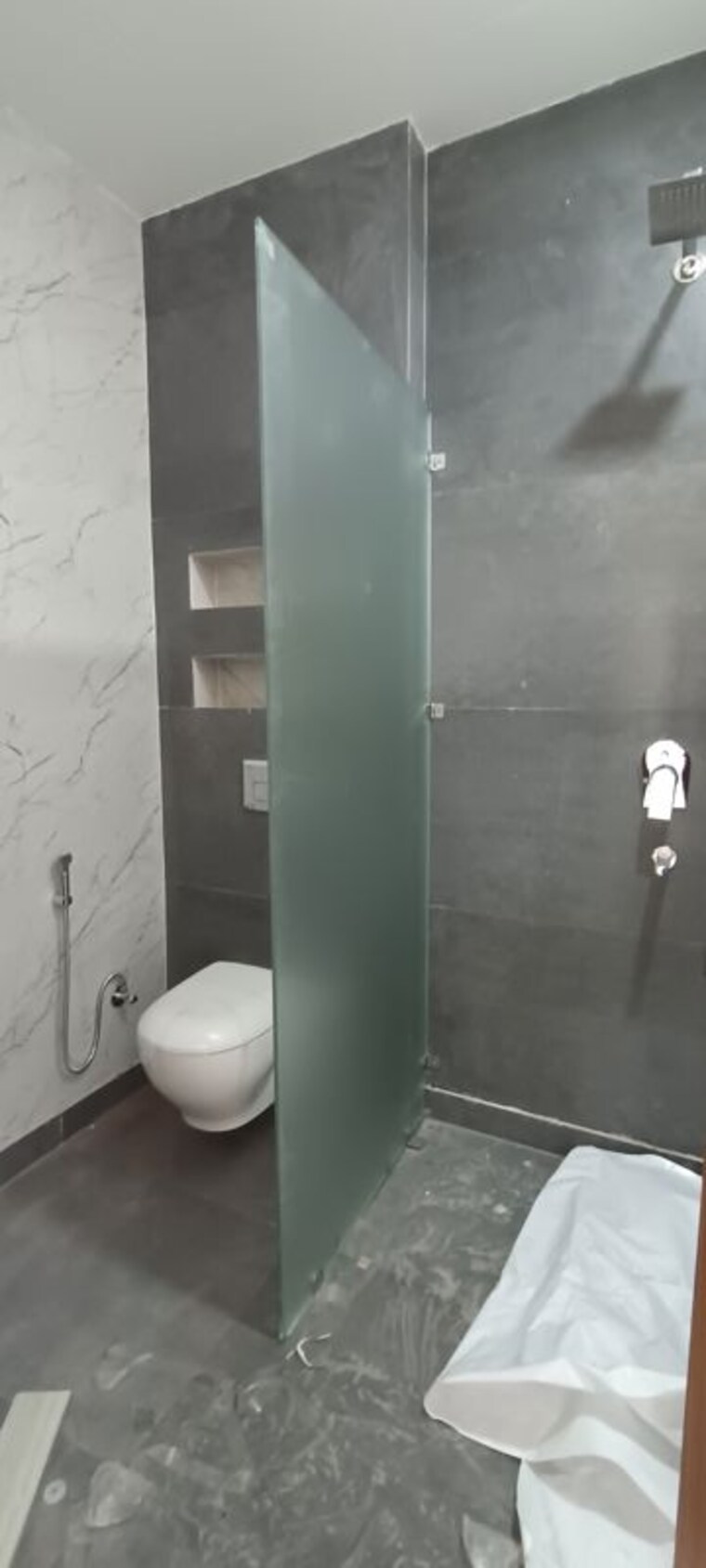 Bathroom, bptp-district-3 3 Bedroom 180 Sq.Yd. Builder Floor In Sector 85 Faridabad 10557119