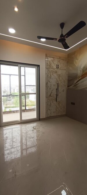 Room in 3 BHK Builder Floor at BPTP District 3, Sector 85 – for Sale