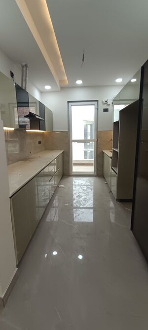 Kitchen in 3 BHK Builder Floor at BPTP District 3, Sector 85 – for Sale