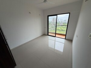 Room in 2 BHK Apartment at Kohinoor Sportsville, Hinjewadi – for Rent