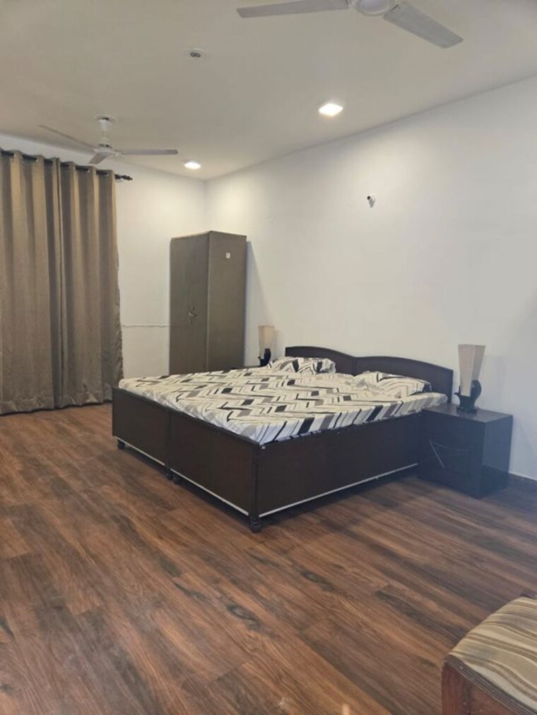 Bedroom, palam-vihar-residents-association 6+ Bedroom 600 Sq.Ft. Independent House In Palam Vihar Gurgaon 10557095