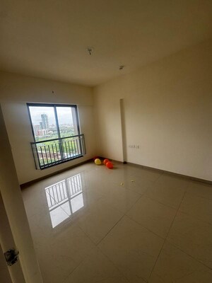 Room in 2 BHK Apartment at Mahindra Happinest Tathawade Phase 1, Tathawade – for Rent