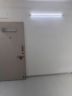 Room in 1 BHK Apartment at Militia Apartment, Byculla – for Rent