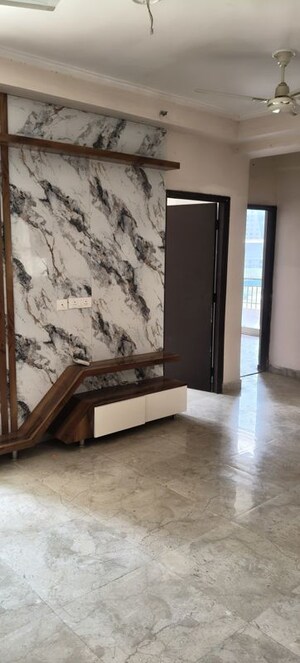 Room in 3 BHK Apartment at Amrapali Kingswood, Sector 4 Greater Noida – for Sale