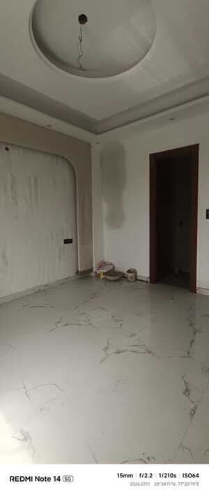 Room in 3 BHK Builder Floor at Sector 86 – for Sale