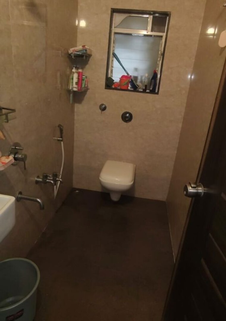 Bathroom, ram-mahal 3 Bedroom 1000 Sq.Ft. Apartment In Panch Pakhadi Thane 10557250