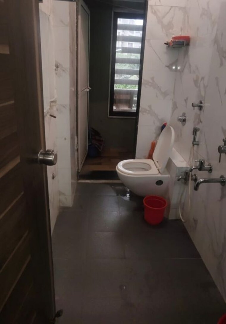 Bathroom, ram-mahal 3 Bedroom 1000 Sq.Ft. Apartment In Panch Pakhadi Thane 10557250