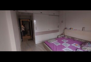 Room in 3 BHK Apartment at Ram Mahal, Panch Pakhadi – for Sale