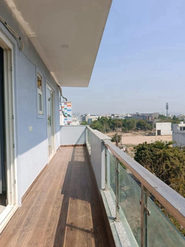 Balcony, sector 45 3 Bedroom 2200 Sq.Ft. Builder Floor In Sector 45 Gurgaon 10557297