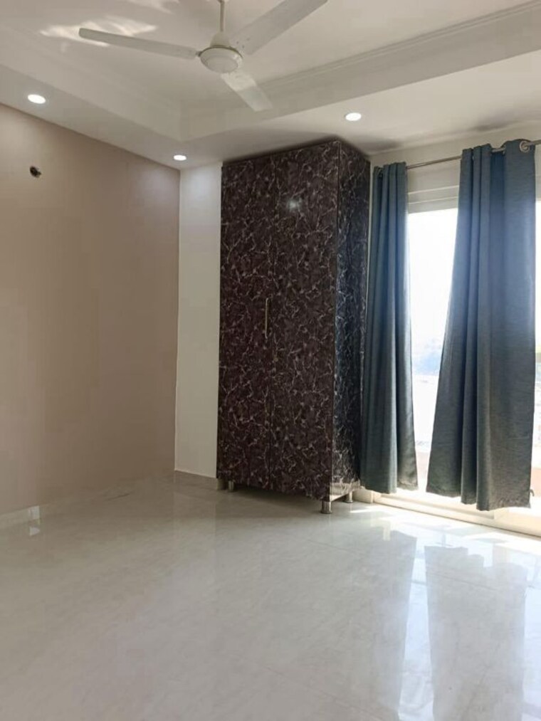 Living Room, sector 45 3 Bedroom 2200 Sq.Ft. Builder Floor In Sector 45 Gurgaon 10557297