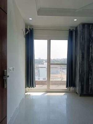 Building Lobby in 3 BHK Builder Floor at Sector 45 – for Rent