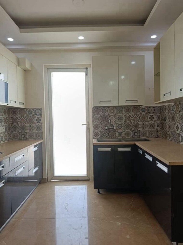 Kitchen, sector 45 3 Bedroom 2200 Sq.Ft. Builder Floor In Sector 45 Gurgaon 10557297