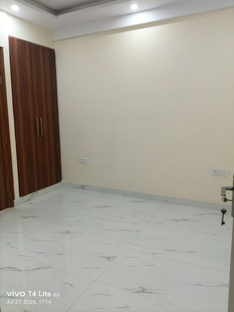 Room, panchsheel vihar 3 Bedroom 120 Sq.Yd. Builder Floor In Panchsheel Vihar Delhi 10557301