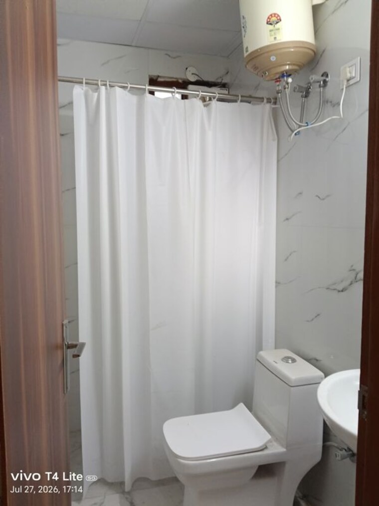 Bathroom, panchsheel vihar 3 Bedroom 120 Sq.Yd. Builder Floor In Panchsheel Vihar Delhi 10557301