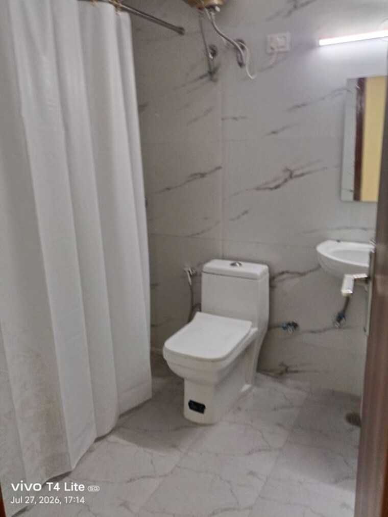 Bathroom, panchsheel vihar 3 Bedroom 120 Sq.Yd. Builder Floor In Panchsheel Vihar Delhi 10557301