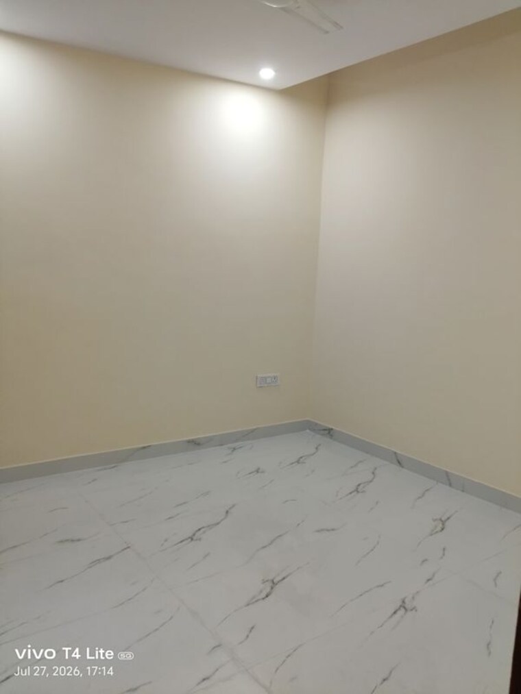 Room, panchsheel vihar 3 Bedroom 120 Sq.Yd. Builder Floor In Panchsheel Vihar Delhi 10557301