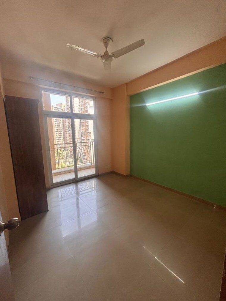 Room, mahagun-my-woods 2.5 Bedroom 1100 Sq.Ft. Apartment In Sector 16c Greater Noida Greater Noida 10557316