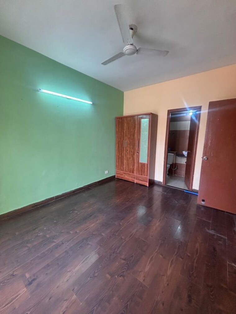 Room, mahagun-my-woods 2.5 Bedroom 1100 Sq.Ft. Apartment In Sector 16c Greater Noida Greater Noida 10557316