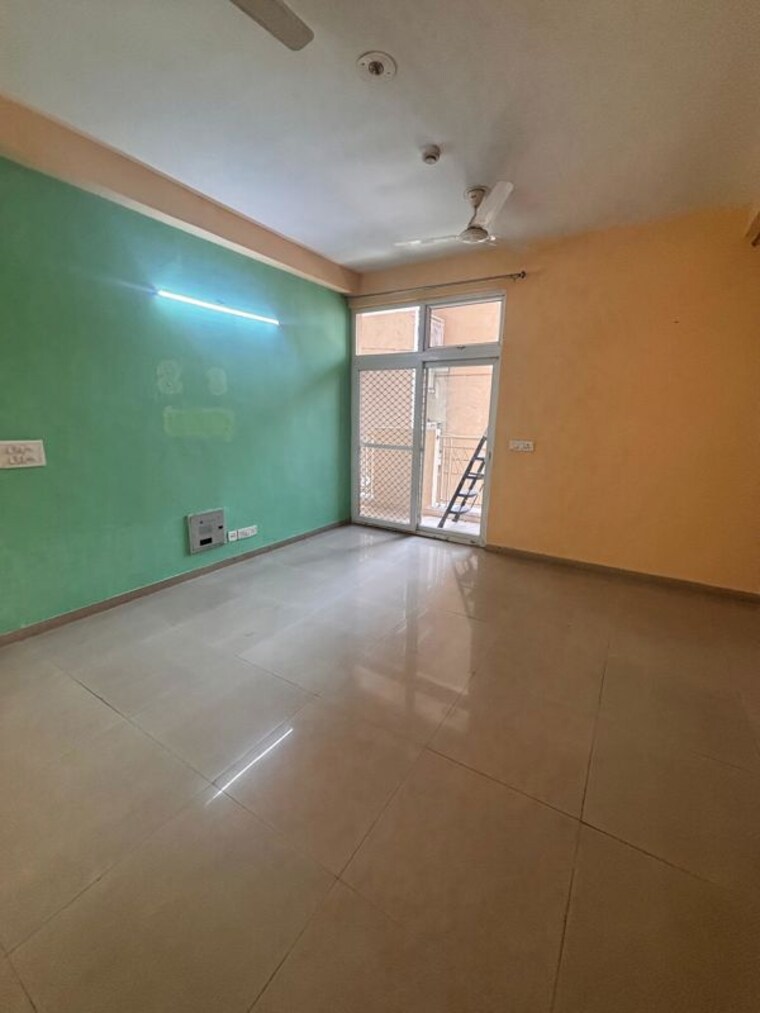 Room, mahagun-my-woods 2.5 Bedroom 1100 Sq.Ft. Apartment In Sector 16c Greater Noida Greater Noida 10557316