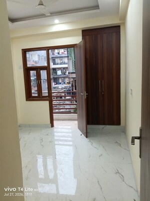 Room in 3 BHK Builder Floor at Panchsheel Vihar – for Sale