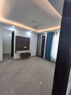 Room in 3 BHK Apartment at Sector 18a Dwarka – for Rent