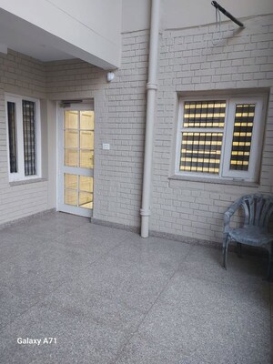 Parking in 2 BHK Builder Floor at Sector 44 – for Rent
