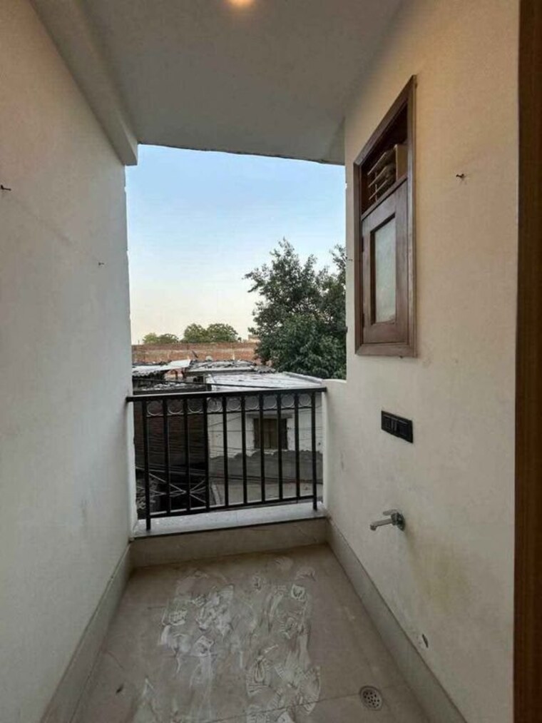 Balcony, neb sarai 1 Bedroom 450 Sq.Ft. Builder Floor In Neb Sarai Delhi 10557403