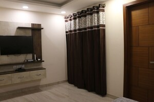 Room in 4 BHK Builder Floor at Malibu Town – for Sale