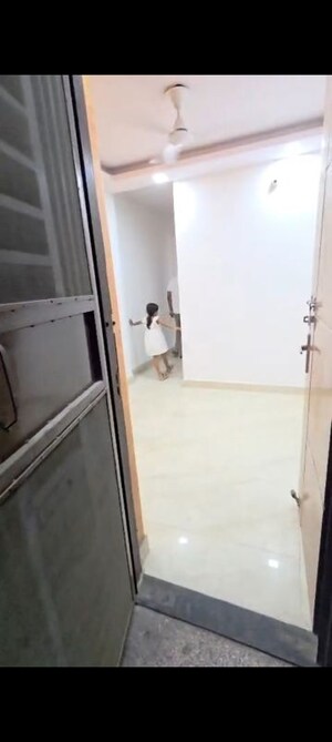 2 BHK Builder Floor – Entrance View at Kalkaji - for Rent