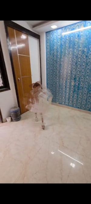 Room in 2 BHK Builder Floor at Kalkaji – for Rent