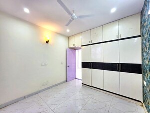 Room in 3 BHK Apartment at Pir Machalla – for Sale