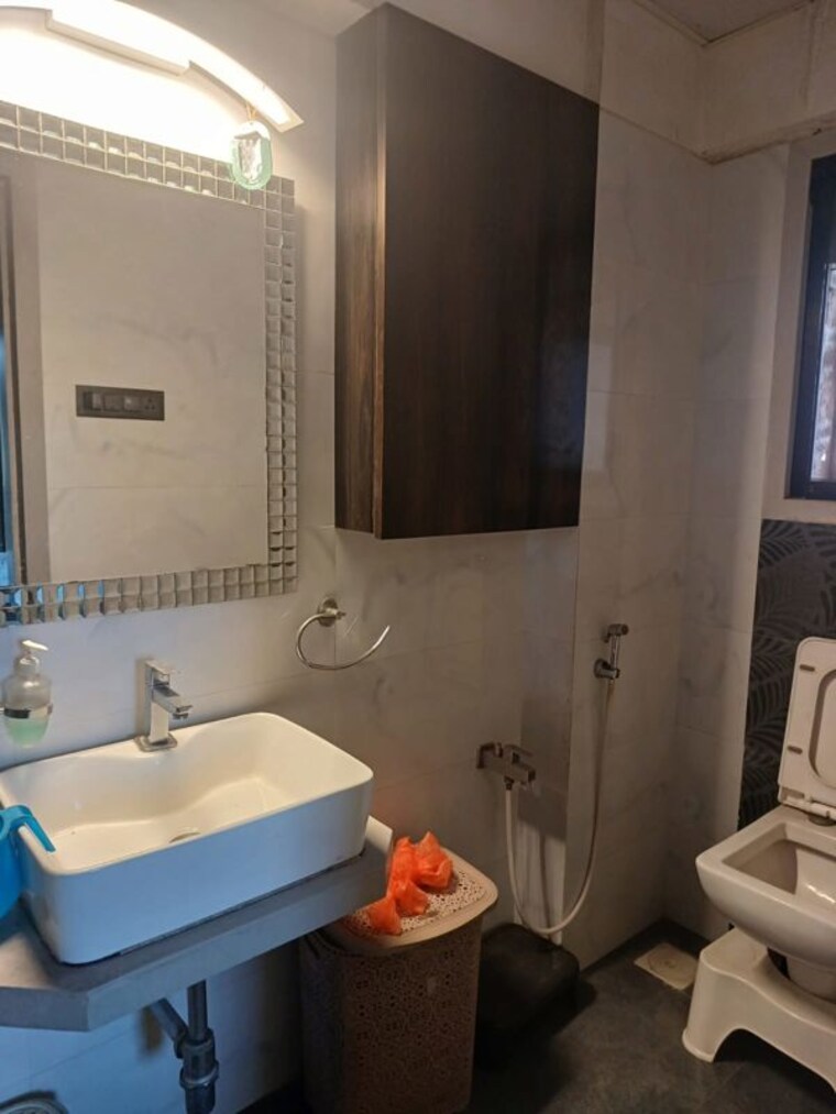 Bathroom, santacruz west 2 Bedroom 910 Sq.Ft. Apartment In Santacruz West Mumbai 10557379