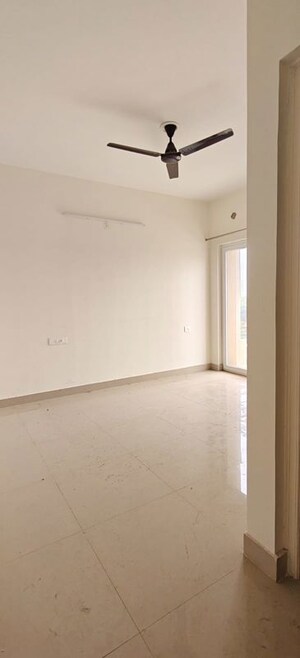 Room in 3 BHK Apartment at Pardos Okas Residency, Sushant Golf City – for Sale