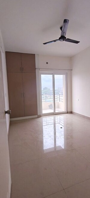 Room in 3 BHK Apartment at Pardos Okas Residency, Sushant Golf City – for Sale