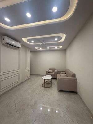 Parking in 3 BHK Builder Floor at Experion The Westerlies, Sector 108 – for Sale